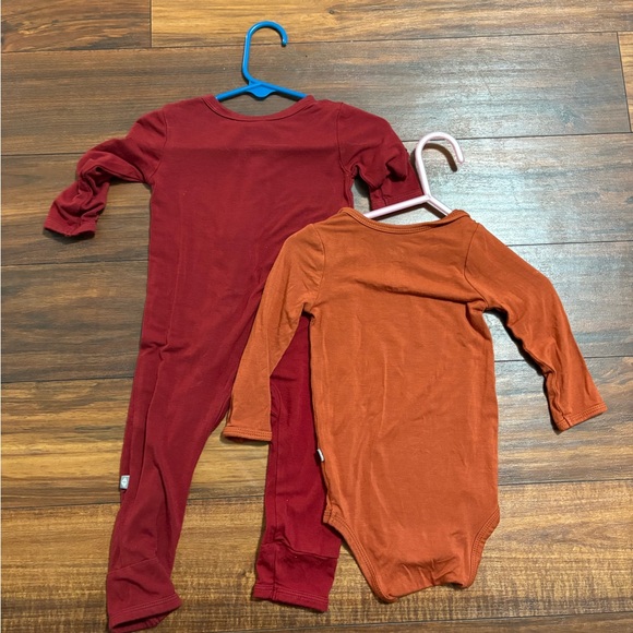 Kyte BABY Orange Long Sleeve & Red Onesie - Picture 4 of 8